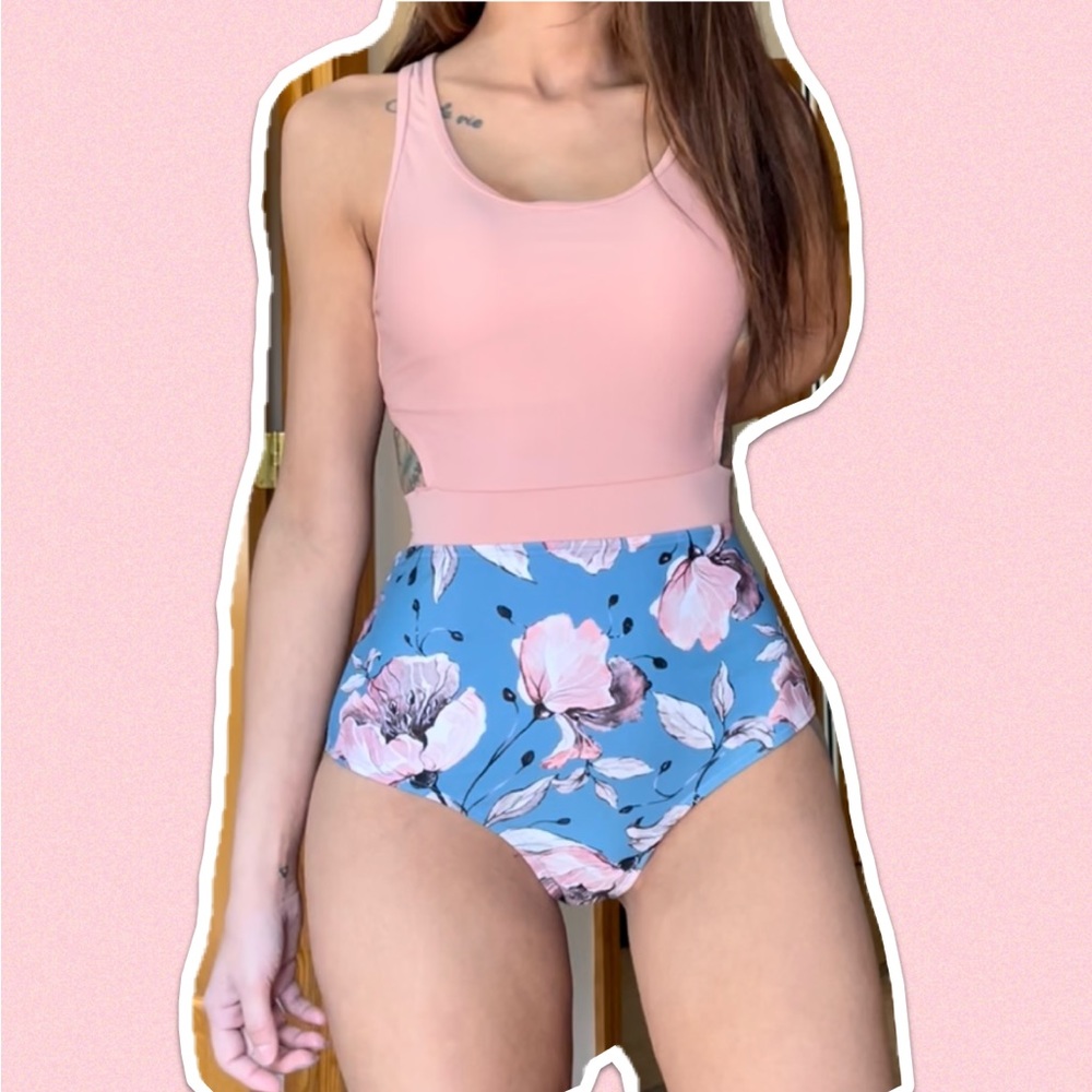 Molybell Women One Piece Swimsuit Cutout High Neck size Small